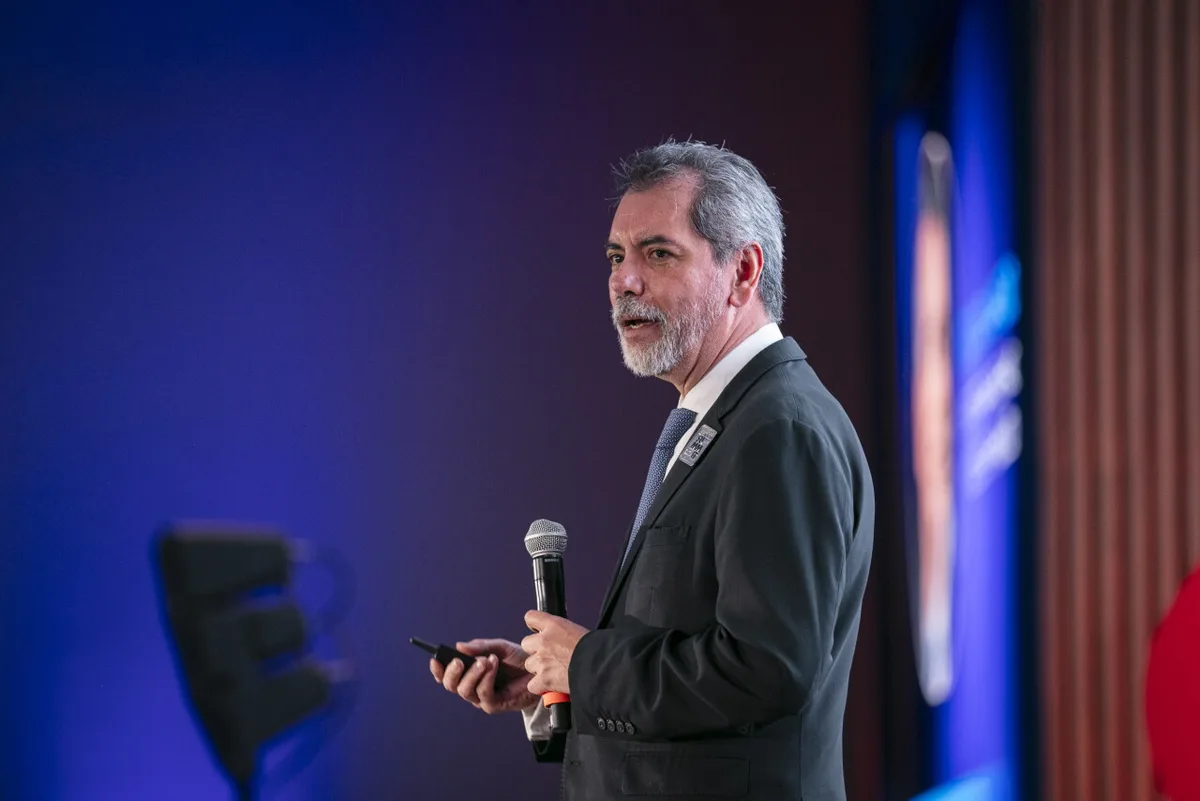 “No hay una renuncia a las deducciones”, asevera el secretario de Hacienda, Édgar Amador Zamora