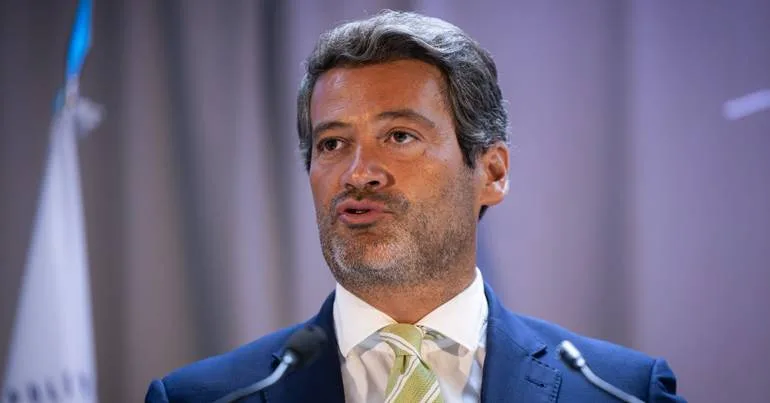 Fragatas. Ventura recusa pedir desculpas a Nuno Melo