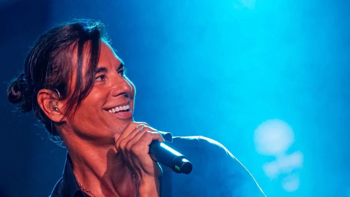 Julio José Jr. regresa a España y a los escenarios con un homenaje a la leyenda de su padre: "Tú acabarás cantando todas mis canciones"