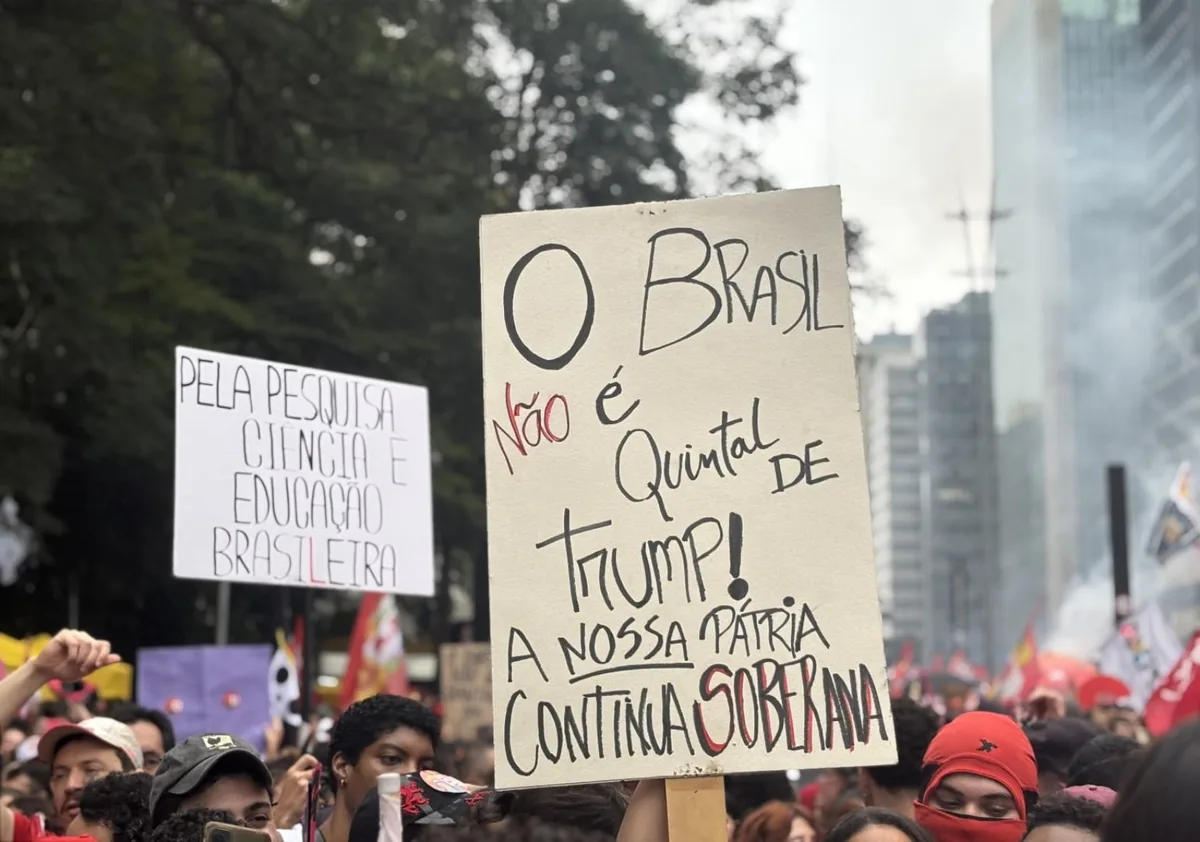 Veja imagens da av. Paulista lotada com ato a favor de Lula