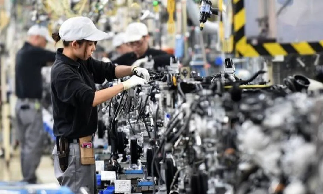 Montadora japonesa demite 20 mil funcionários e fecha 7 fábricas