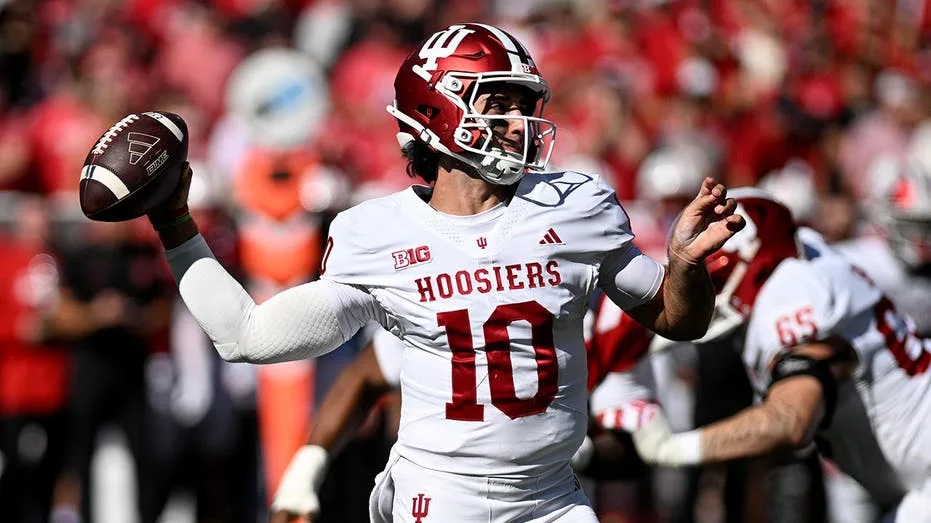 Indiana survives Nebraska in comeback win, extends nation's longest active winning streak