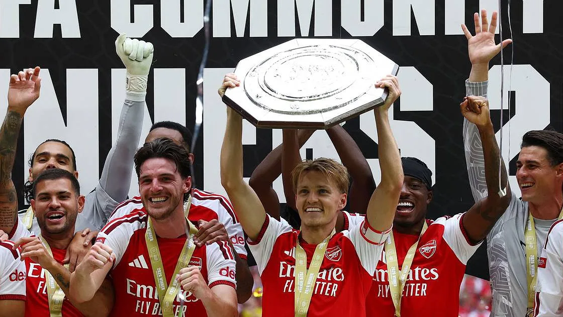 Arsenal conquista Supertaça inglesa com goleada sobre o Manchester City