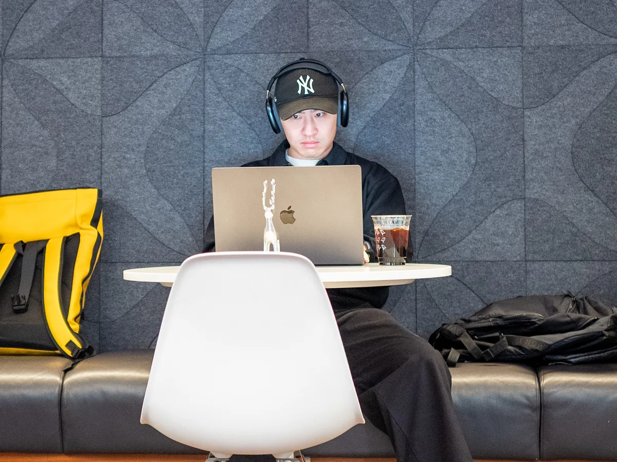 Do you set aside part of your Sunday to get ahead at work? Take our survey.
