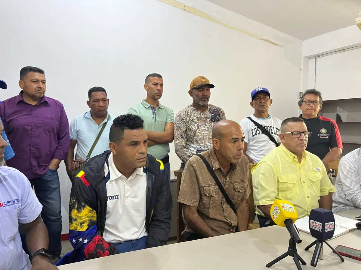 Extrabajadores de Corpoelec exigen cumplimiento de sus derechos laborales