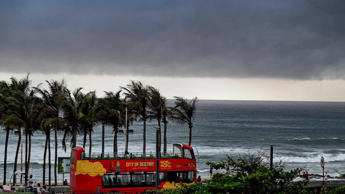IMD predicts heavy rain in 5 districts, Yanam today