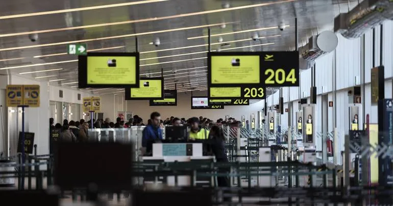 Lisboa. PJ detém dois trabalhadores do aeroporto por tráfico
