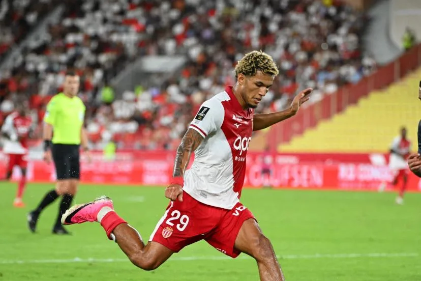 Une frappe surpuisssante pleine lucarne : le but fantastique de Paris Brunner avec Monaco contre Strasbourg en Ligue 1
