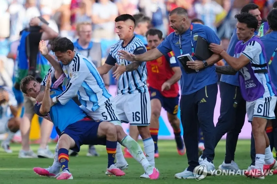 FIFA, 월드컵 난투극 선수들 ‘출전 정지’ 무더기 징계