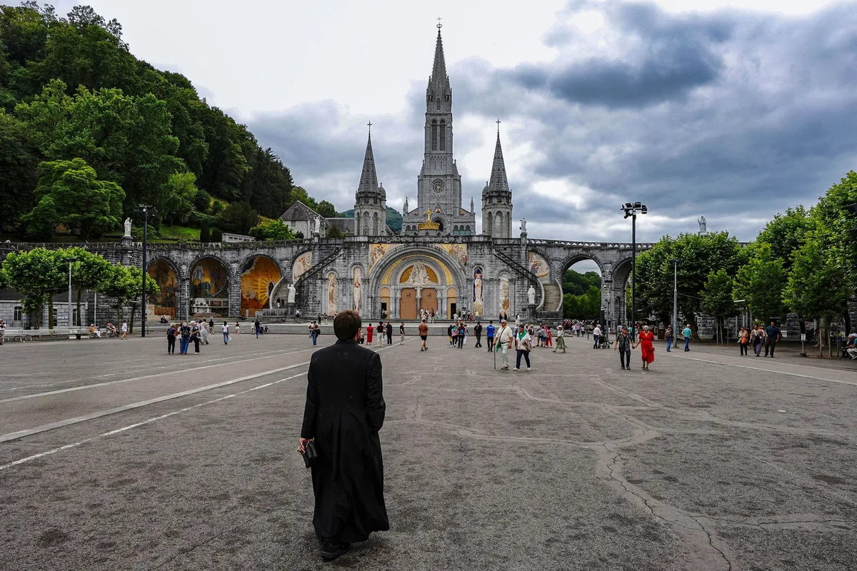 Lourdes : la Fraternité sacerdotale Saint-Pie X interdite de célébration au sein du sanctuaire