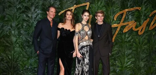 Cindy Crawford und Kaia Gerber äußern sich erstmals nach Tod von Presley Gerber