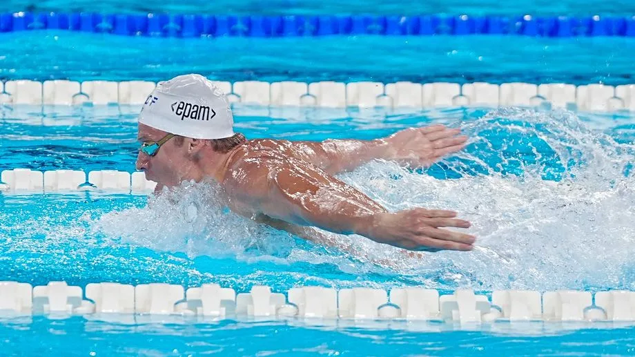 Championnats d'Europe de natation : Léon Marchand remporte l'or sur le 200m papillon, son premier titre européen