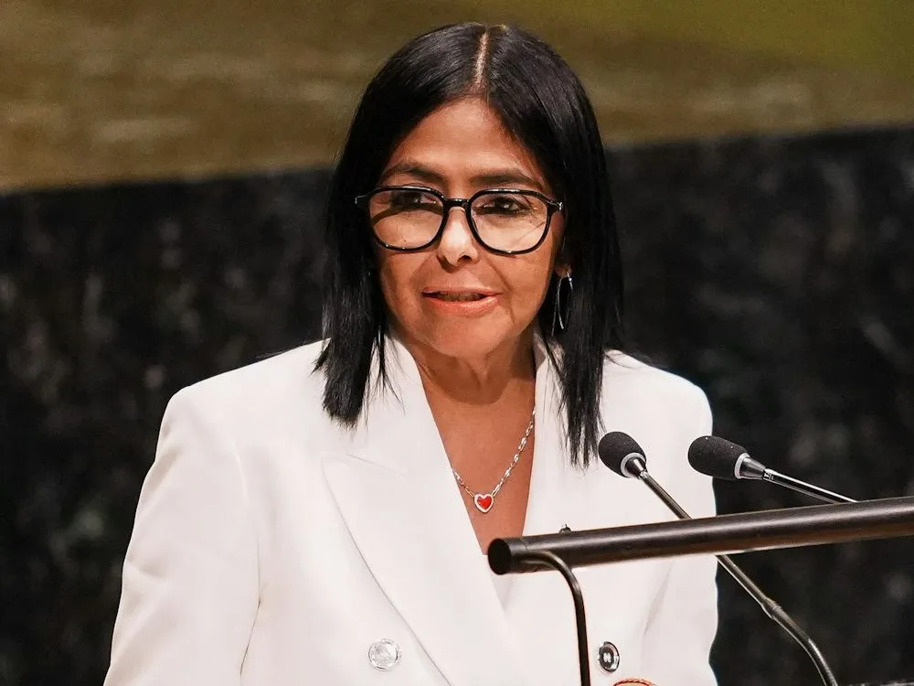 Venezuela: Interimspräsidentin stellt Wahlen und Demokratie in Aussicht