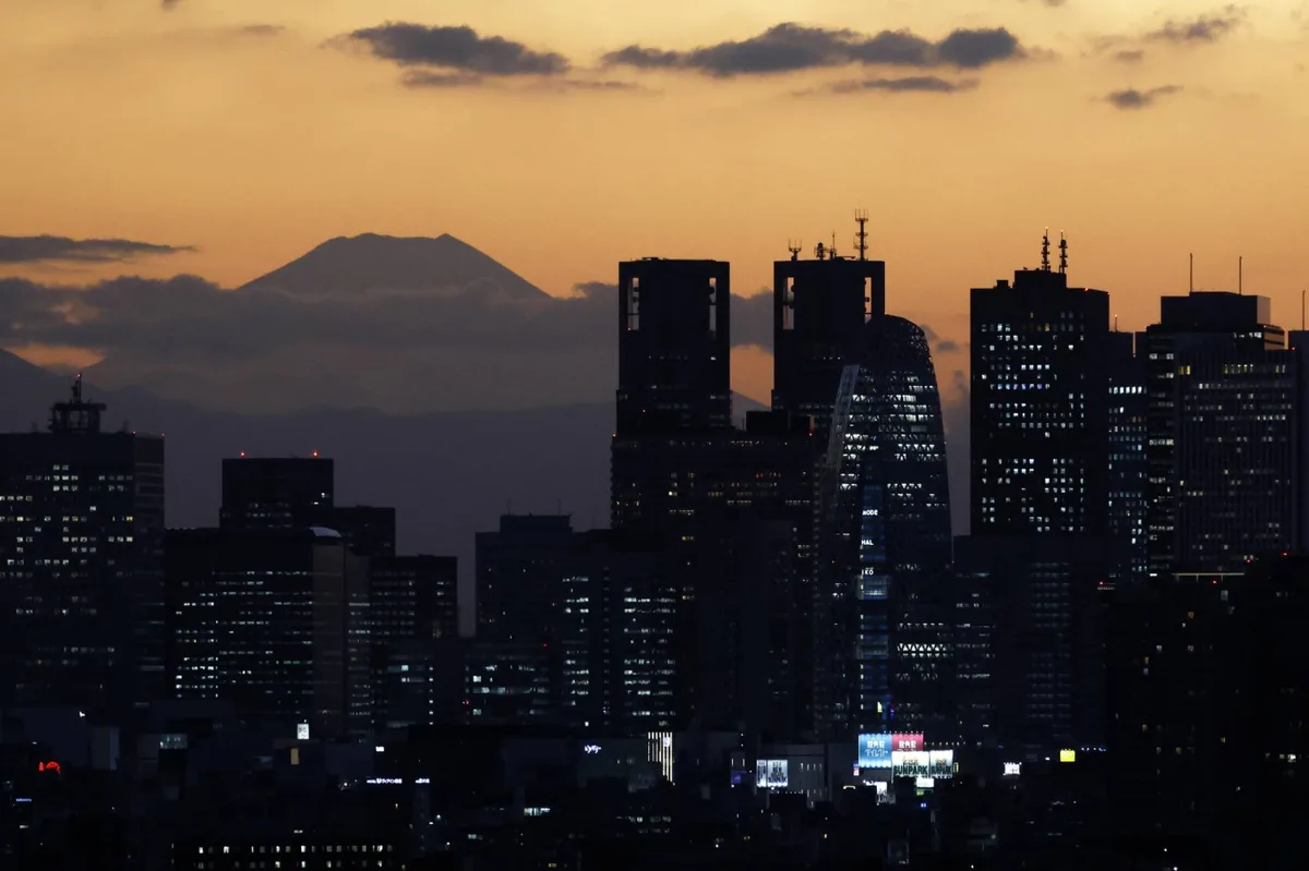 Japan’s Fukoku Mutual Life counts on cash to mitigate volatility