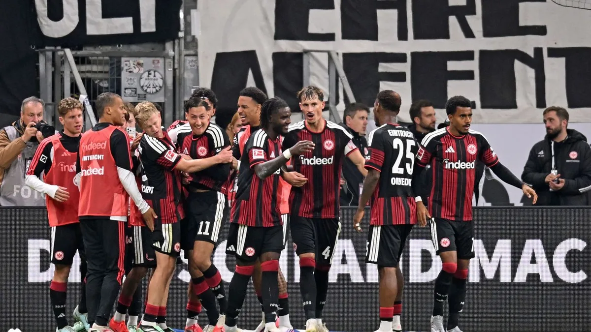 Eintracht Frankfurt: Alarm nur im Stadionkeller: Kapitän Koch macht Hütter froh