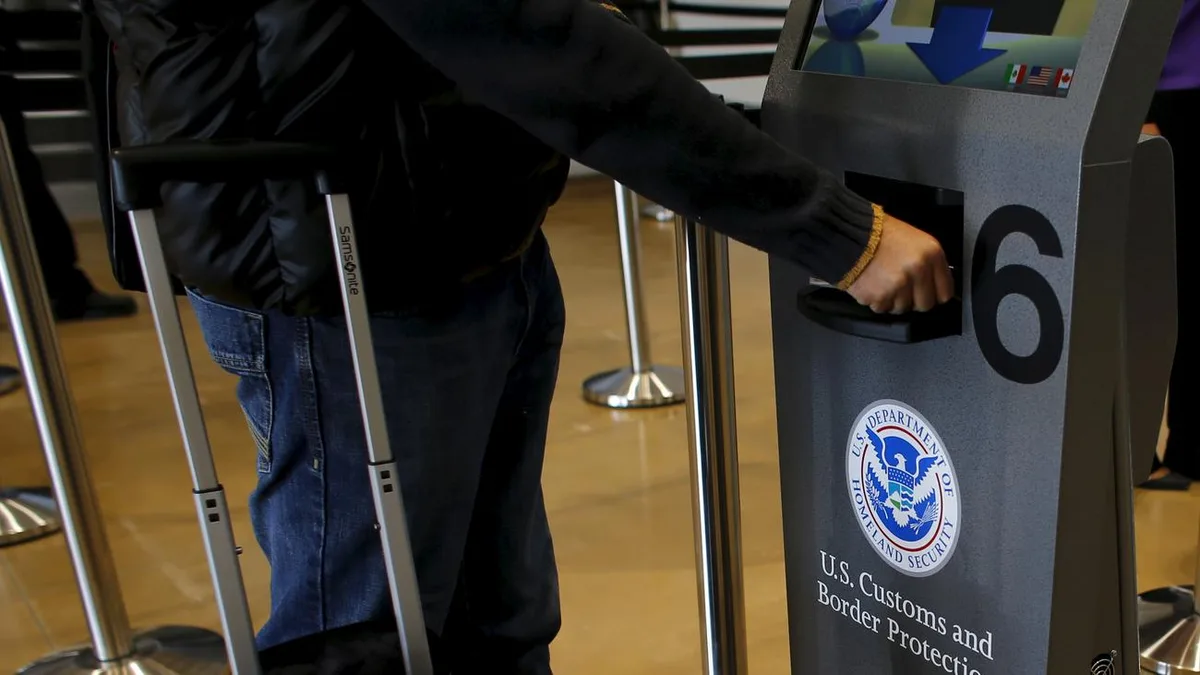 Einwanderungspolitik der USA: US-Regierung will bis zu 200.000 Visa widerrufen
