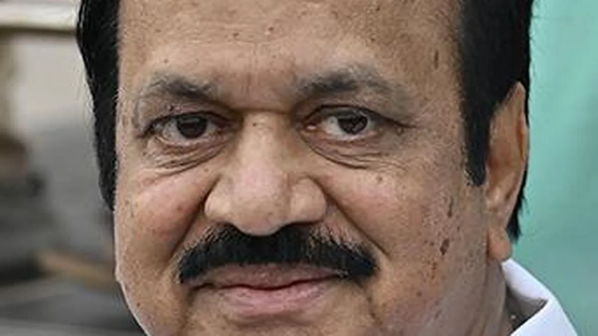 I leave it to the MLAs to decide whether they should get up when the Chief Minister arrives, says Tamil Nadu Assembly Speaker