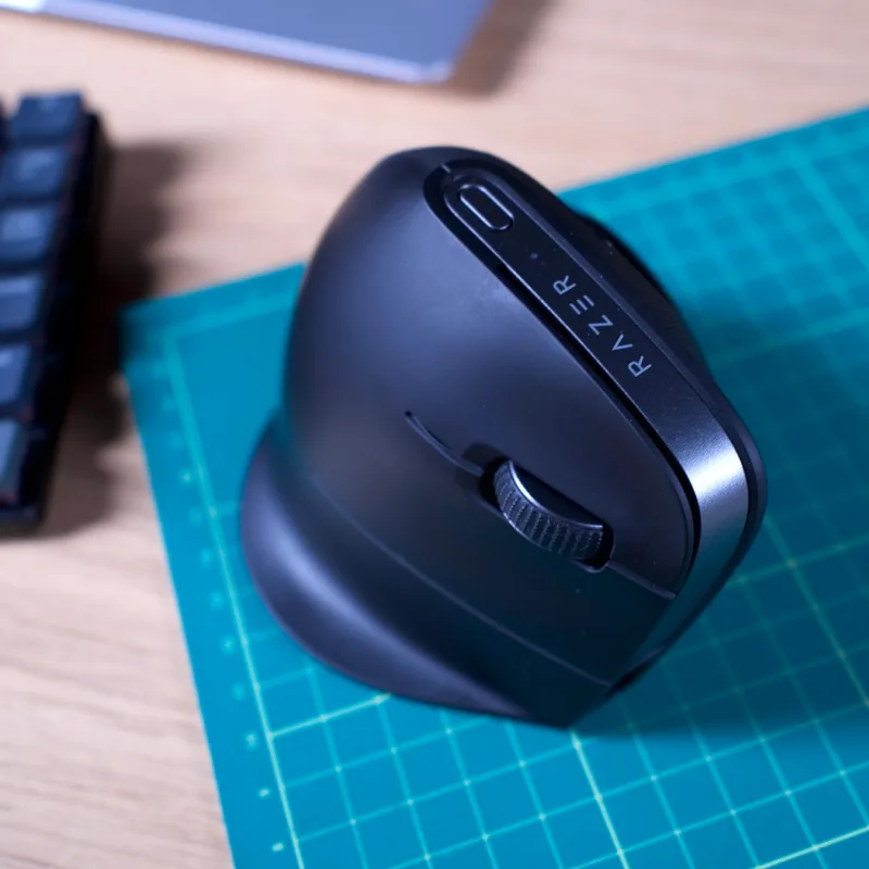 Actualité : Bon plan – La souris Razer Pro Click V2 Vertical "5 étoiles" à 82,99 € (-17%)