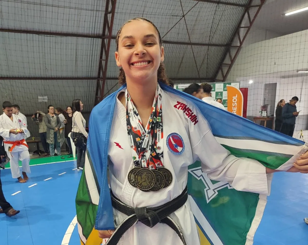 Marie Clarie Morisse conquista cinco ouros no Campeonato Brasileiro de Karatê