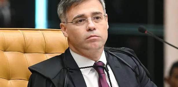 Mendonça diz que abrir celular de Vorcaro pode pôr investigação em risco