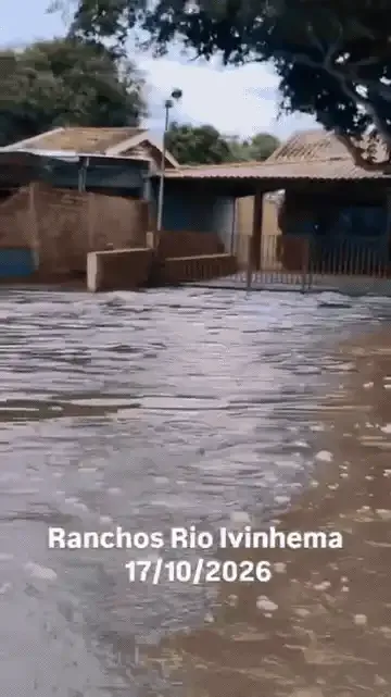 Cheia do Rio Ivinhema avança e água chega à estrada de acesso a ranchos