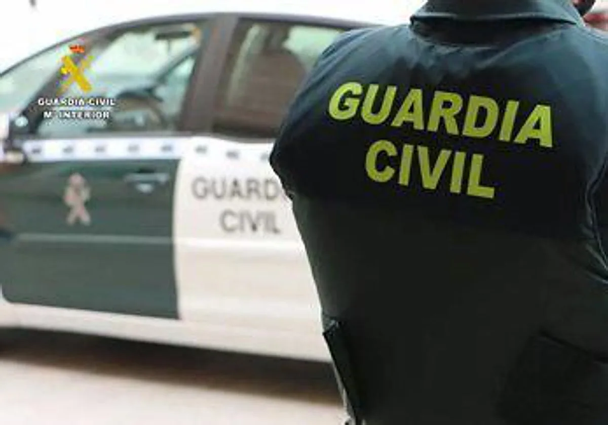 Atraca un banco de Catoira a punta de pistola y escapa en moto