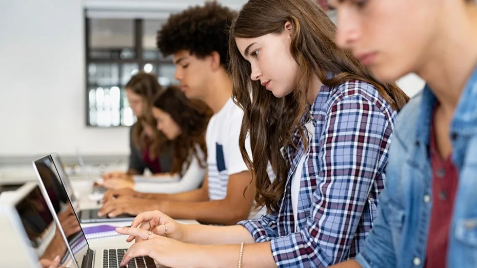 „Wir lassen junge Menschen allein“: Warum Schüler sich den Umgang mit KI noch oft selbst beibringen müssen