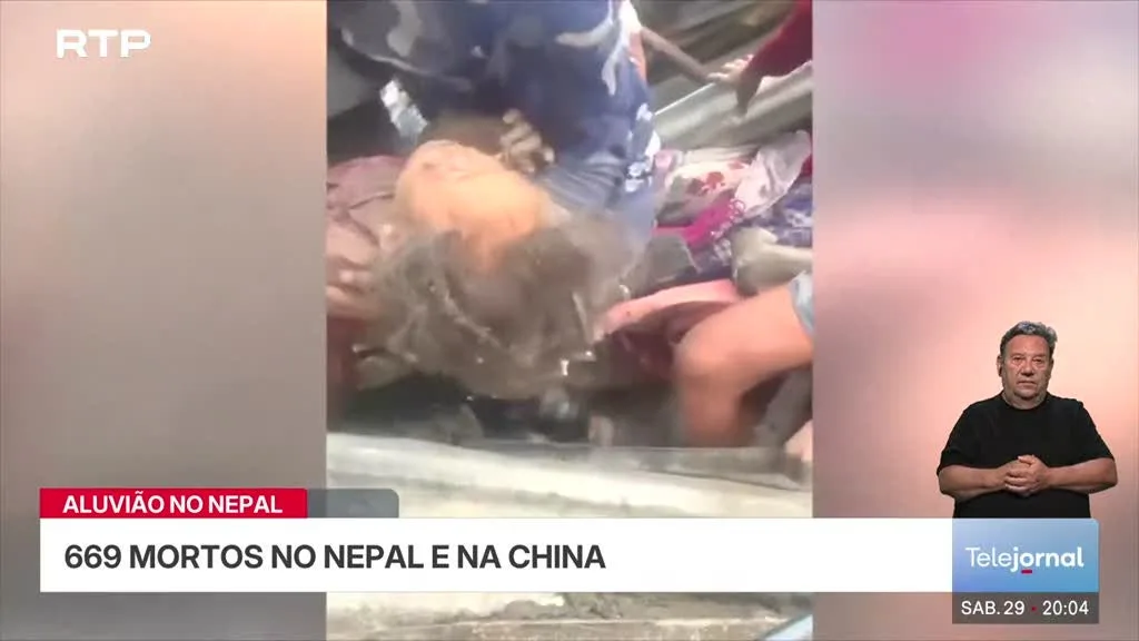 Nepal. Menina de seis anos resgatada com vida