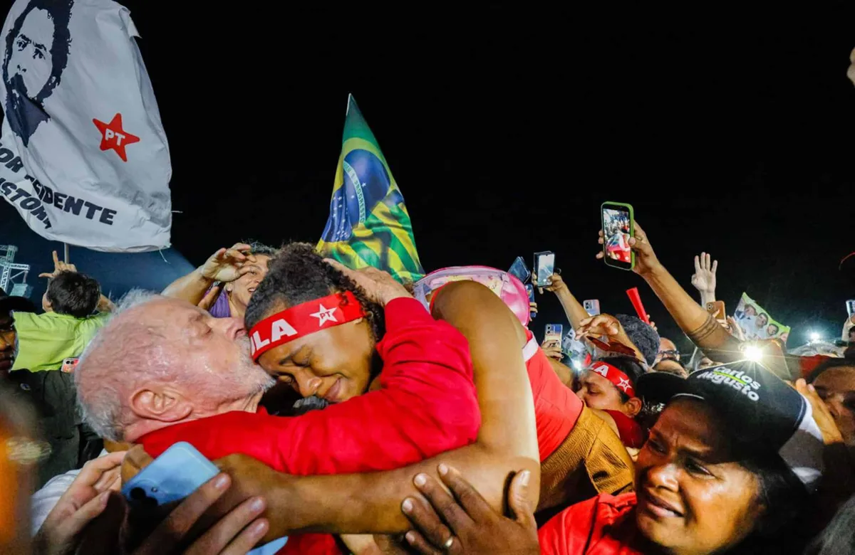É a economia! Brasileiros pagaram contas e guardaram dinheiro, diz Atlas, e isso pode definir eleição pró Lula
