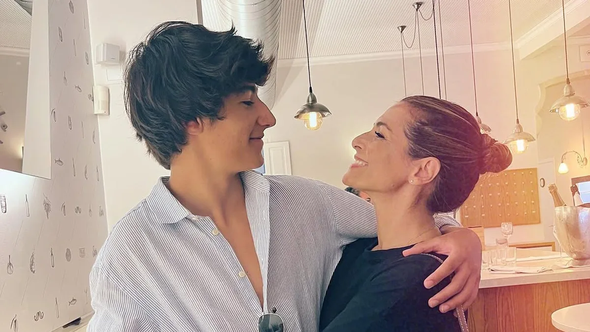 Nuria Roca celebra los 20 años de su hijo Pau con una reflexión con la que muchos padres se sentirán identificados