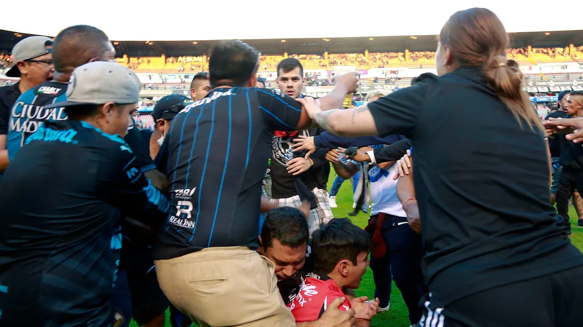 Querétaro vuelve a enfrentar el recuerdo de la violencia ante Atlas en su mejor momento en el Apertura 2026