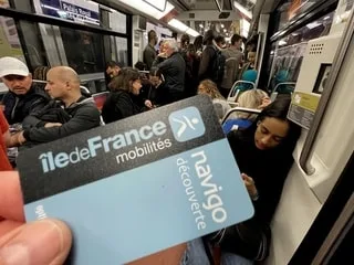 Le prix du pass Navigo pour Paris et l’Île-de-France va encore augmenter en 2027, dépassant les 1 000 € par an