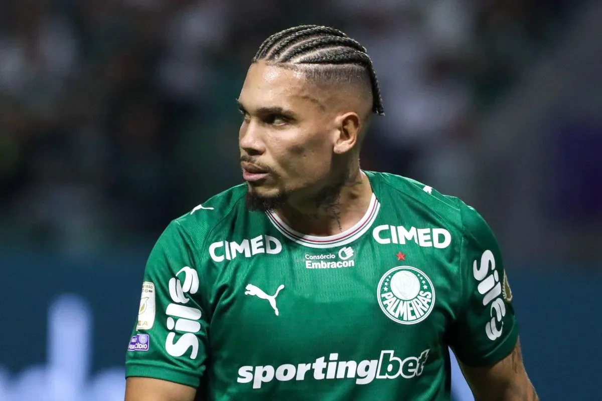 Paulinho anuncia que está pronto para Palmeiras x Corinthians e pode voltar após mais de dois meses