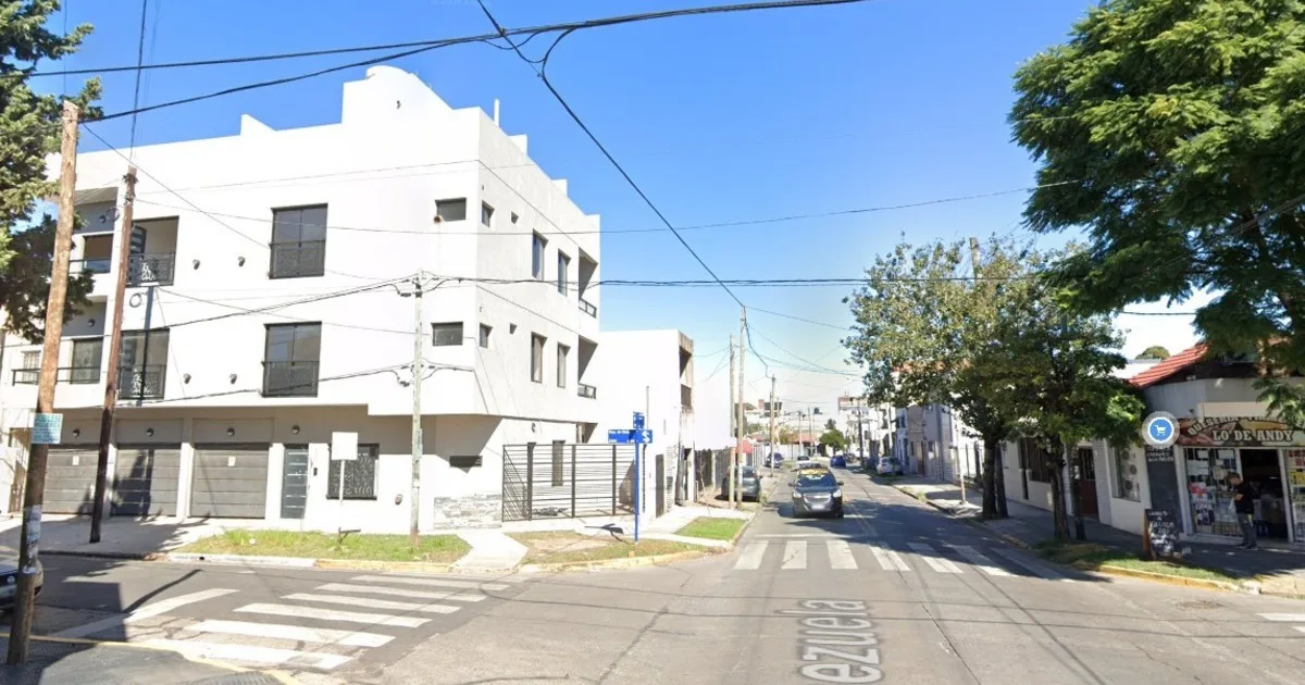 Tres ladrones entraron a robar en una casa en San Justo y golpearon a un jubilado de 82 años: el hombre se descompensó y murió