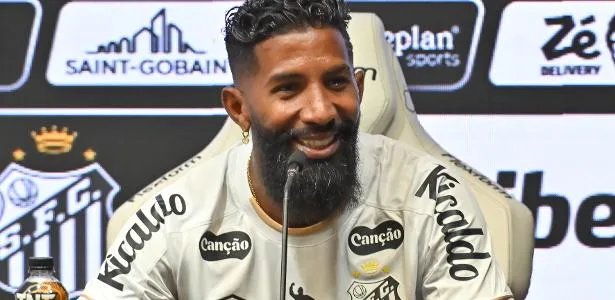 Santos: Rodinei revela bastidores e diz que Olympiacos não queria liberá-lo