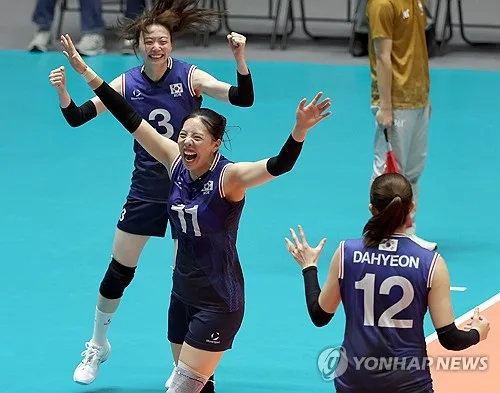 [아시안게임] 여자배구, 카자흐 3-0으로 꺾고 8년 만에 4강…'일본 나와!'(종합)