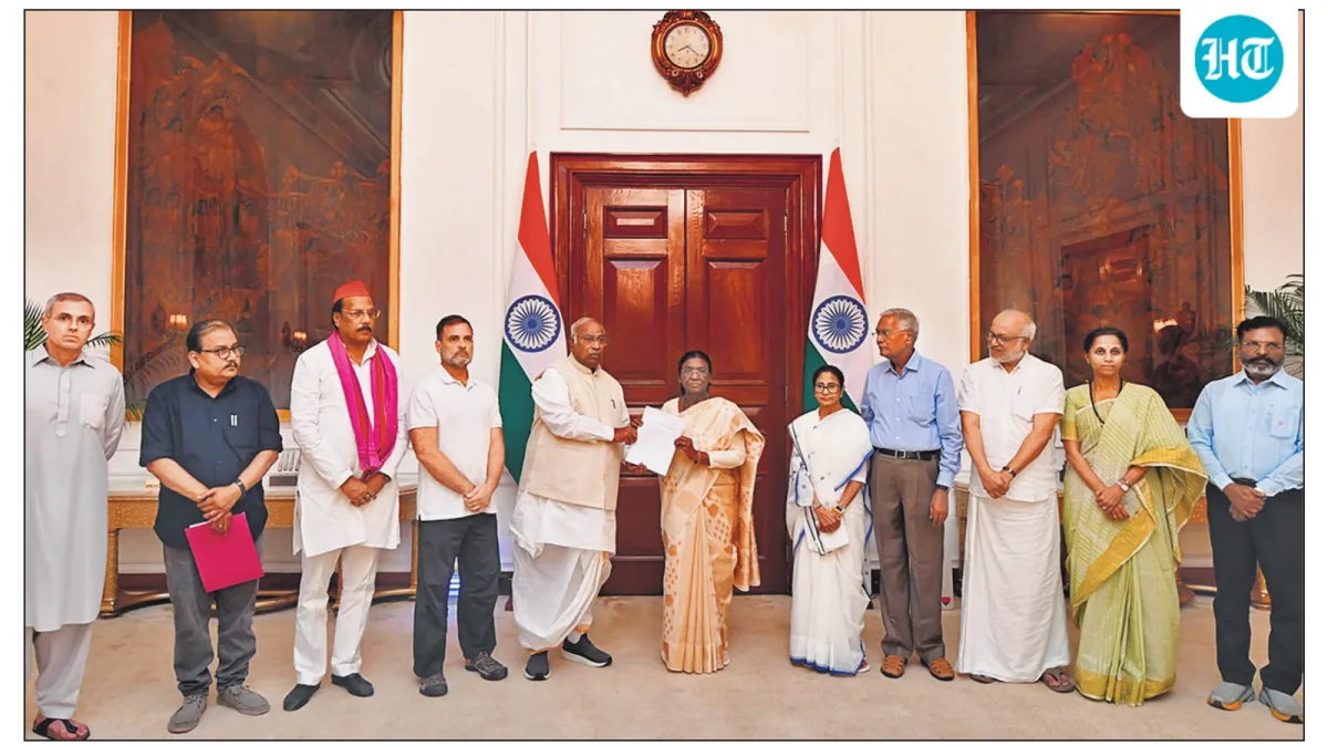 Opposition panel meets President Murmu, Rahul Gandhi says ‘vote chori’ proof sought