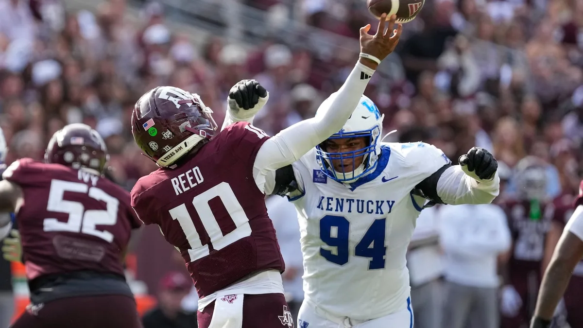 Mike Elko after Kentucky loss: 'No positives' as No. 9 Texas A&M fades after halftime