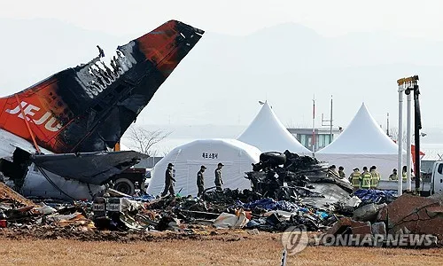 무안공항 로컬라이저 문제 알고도 '적법' 자료…국토부직원 7명 송치