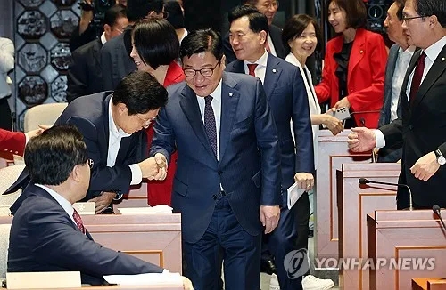 국힘, 의총서 '국민참정권 수호법' 당론채택 불발…더 논의키로
