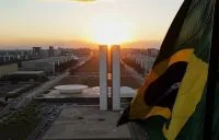 É preciso repensar e diluir competências do Supremo, diz especialista
