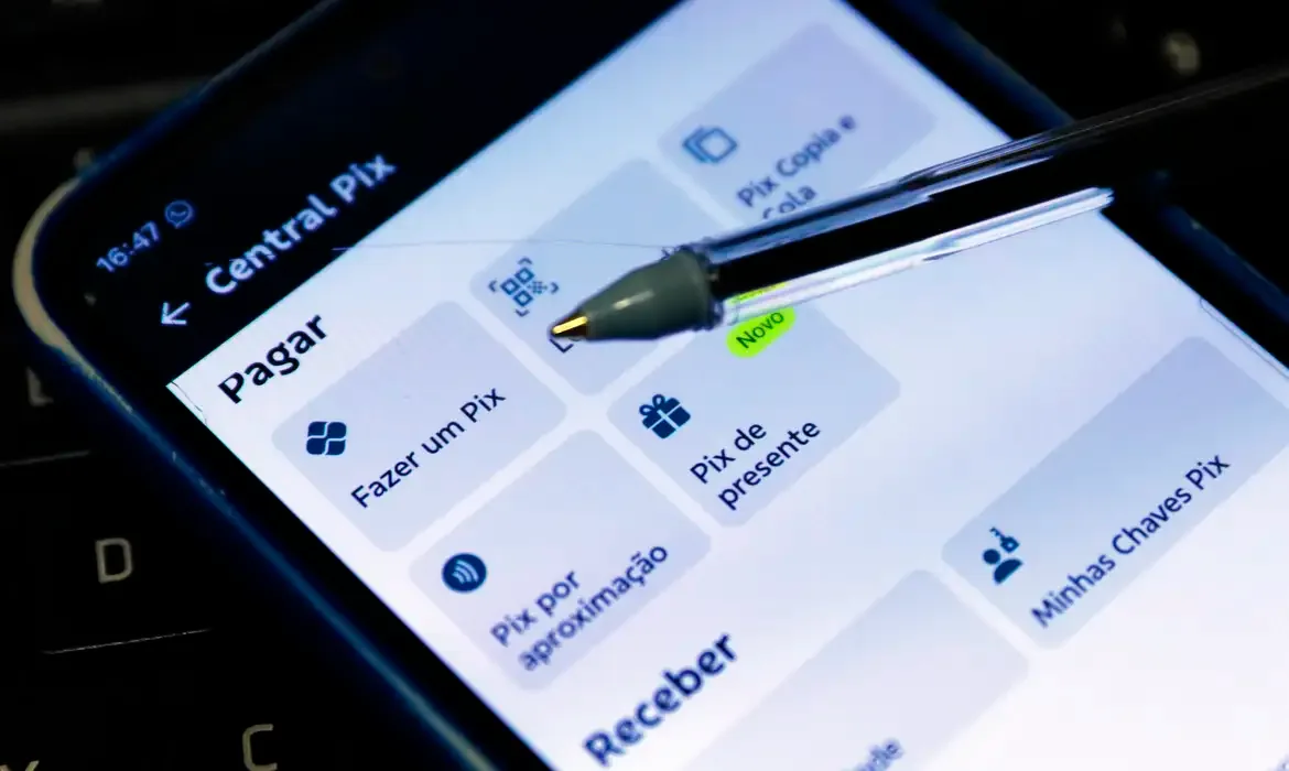 Pix terá novas regras para fraudes, cobrança híbrida e contas-salário