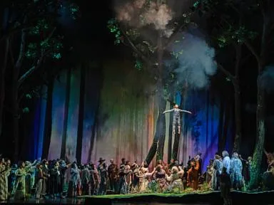 'Lincoln in the Bardo' leaps from book to stage in Missy Mazzoli's new opera