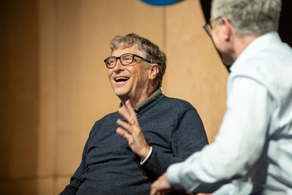 Bill Gates veut réserver des métiers aux humains et taxer les machines