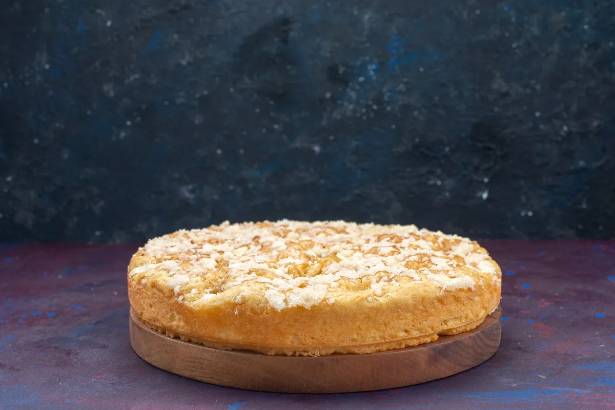 Bolo cuca de coco: receita fácil que não precisa de batedeira