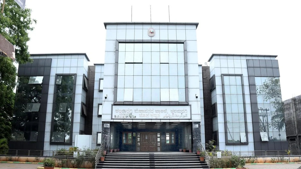 Shaikh Ajmal Ahmad Afzal Gola takes charge as Kalaburagi Mayor