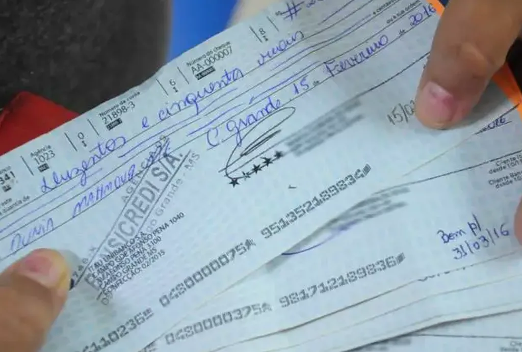 Lembra do talão? Justiça de MS encerra cobrança de cheque sem fundo após 19 anos