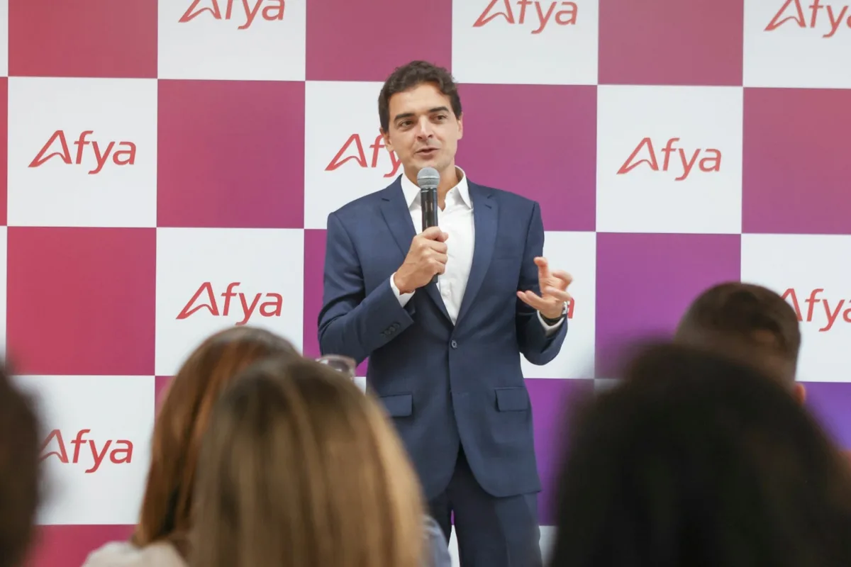 Responsabilidade por falhas de IA é desafio regulatório para a Saúde, diz VP da Afya