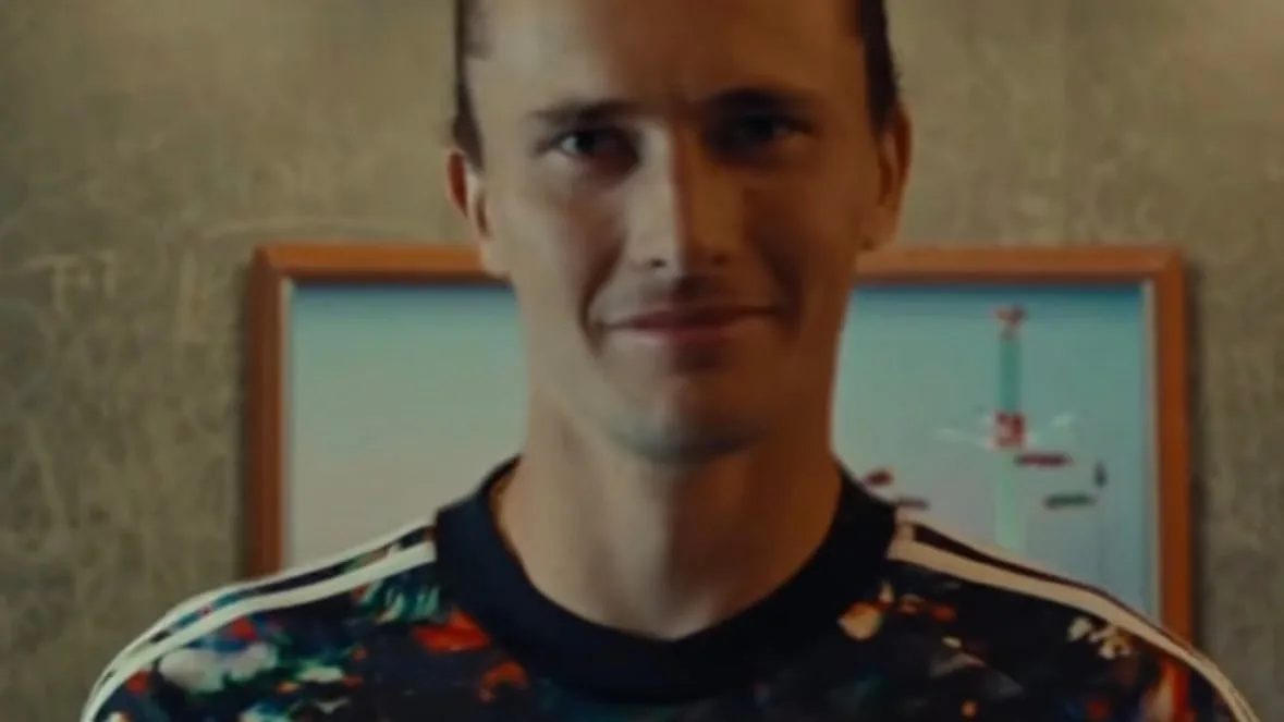 Nach US-Open-Sieg - Zverev trägt komplett neues Bayern-Trikot!