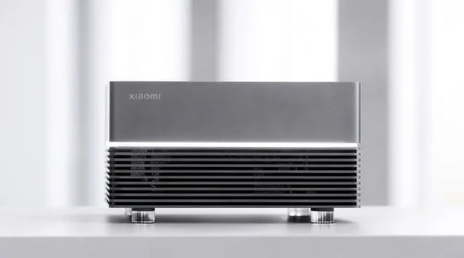 Xiaomi revela minicomputador com três chips XRING para rodar IA pesada